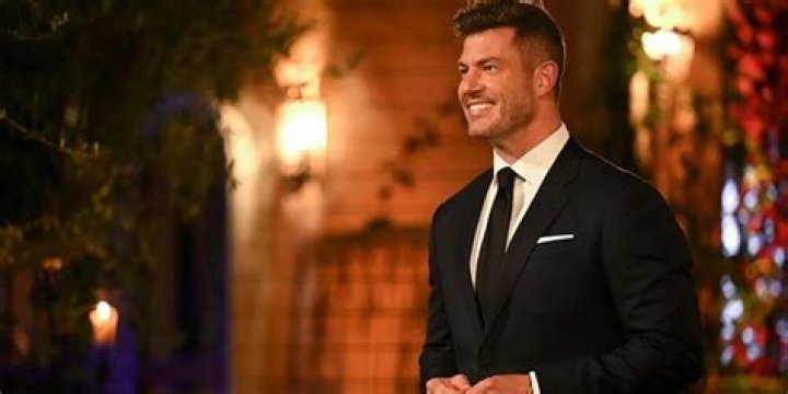 A Look Back at New 'Bachelor' Host Jesse Palmer's Season 5 Pick