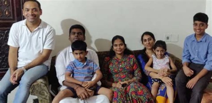 Akila Swaminathan's Parents: A Closer Look