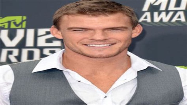 Alan Ritchson biography, career, net worth, wife, kids