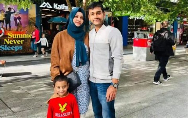 All About: Mehdi Hasan's Wife Picture