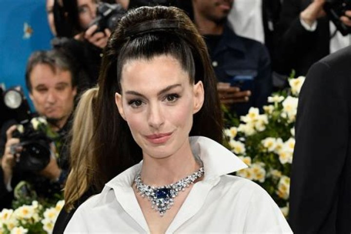 Anne Hathaway Net Worth: An Inside Look At Her Billion-Dollar Fortune