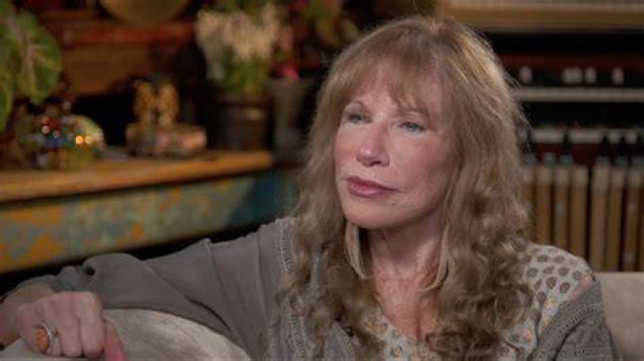 Are Carly Simon And Paul Simon Related?