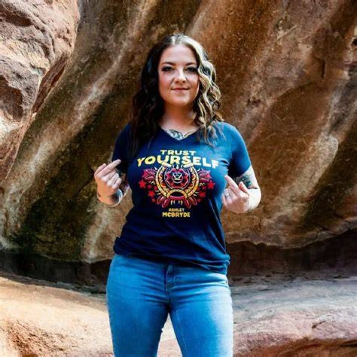 Ashley McBryde Biography: Age, Net Worth, Instagram, Songs, Awards, Parents, Siblings, Height, Spous