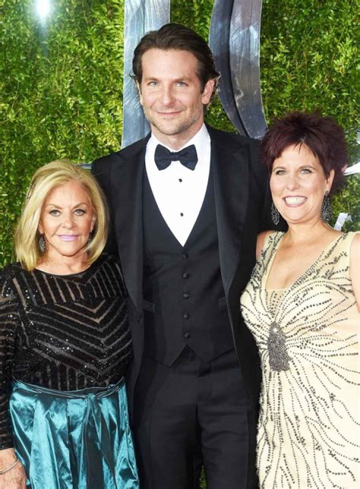 Bradley Cooper family, wife, children, parents, siblings