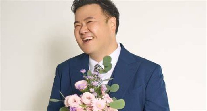 Breaking News: Kim Ji-won Ties The Knot!