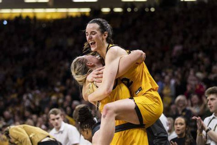 Caitlin Clark's Mom: The Force Behind The Iowa Hawkeyes Star