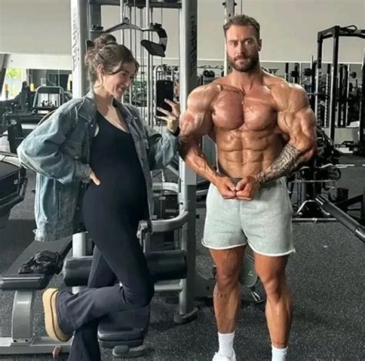 Chris Bumstead Height, family, wife, children, Best win, Bio, age, net worth
