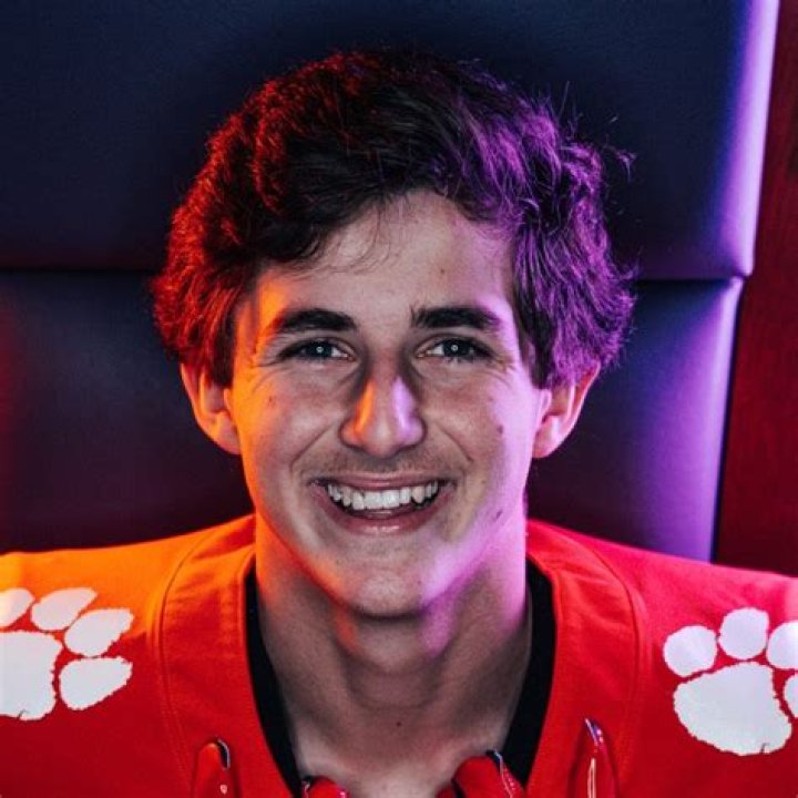 Clay Swinney Height, Age, Who, Girlfriend, Biography, Wiki, Net Worth