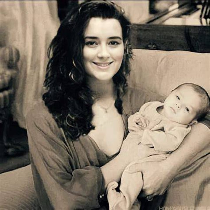Cote De Pablo A Look Into Her Life As A Mother