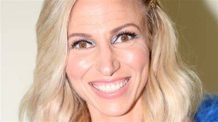 Debbie Gibson Wiki: The Ultimate Guide To The Pop Icon