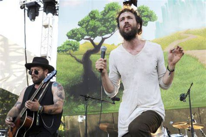 Discover Edward Sharpe And The Magnetic Zeros' "Jade" With Drugs
