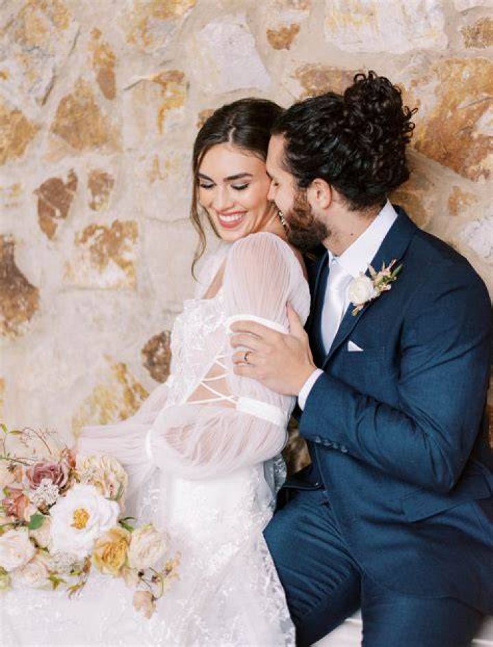 Discover Intimate Moments And Inspiring Details