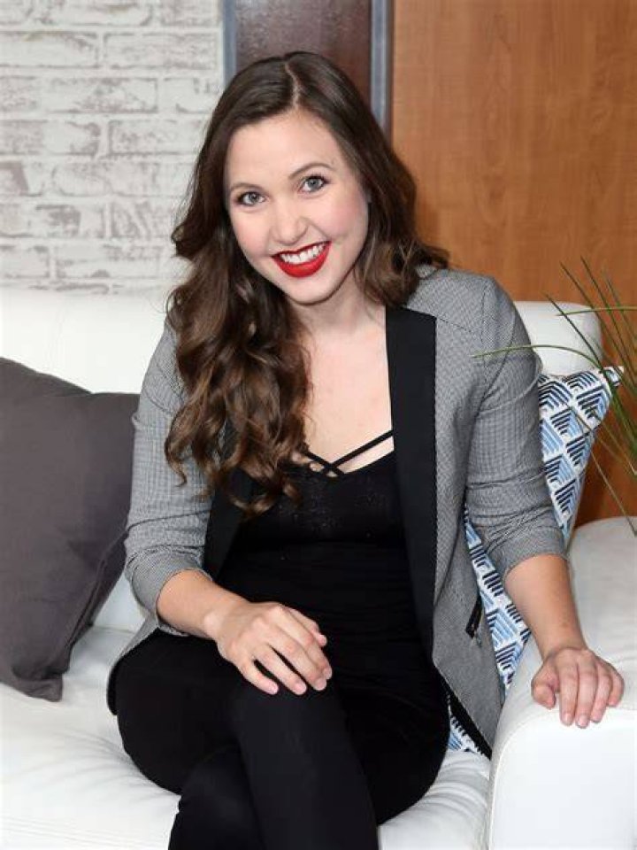 Discover Taylor Tomlinson's Stunning Net Worth And Wealth: The Comedian's Financial Success