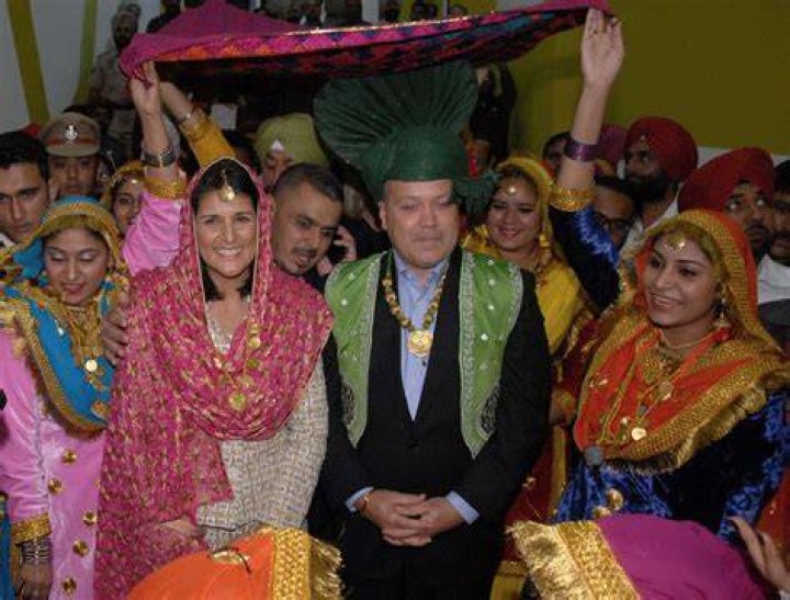 Discover The Ethnicity Of Jon Kitna's Wife