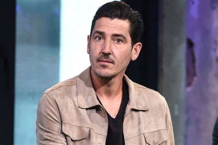 Discover The Net Worth Of Jonathan Knight: An In-Depth Look