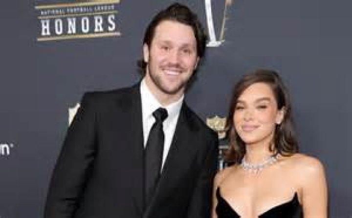 Discover The Secrets Of Hailee Steinfeld's Relationships