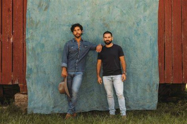 Discover The True Height Of Country Music Duo Dan + Shay