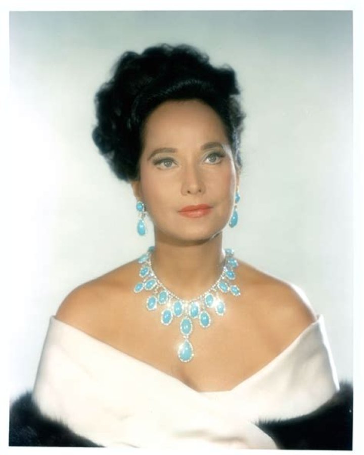 Dive Into The Enchanting World Of Merle Oberon: A Cinematic Icon's Legacy