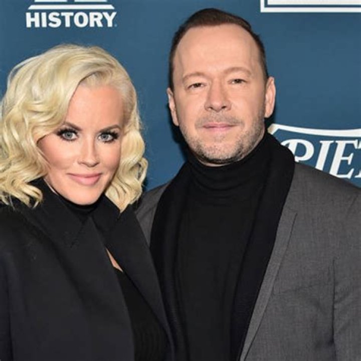 Donnie Wahlberg And Jenny McCarthy Split | Celebrity Breakups