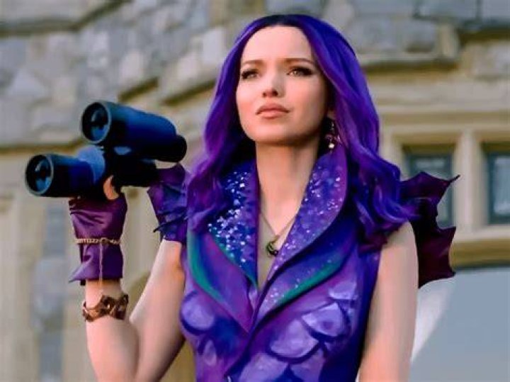 Dove Cameron Captivates In Surprising Role On "Shameless"