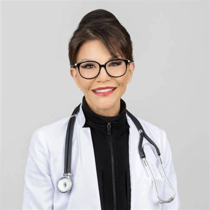 Dr. Khin Oo, MD Pasadena, CA