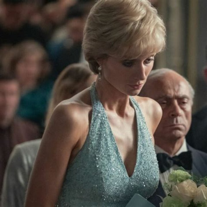 Elizabeth Debicki's Weight Loss: Uncovering The Secrets