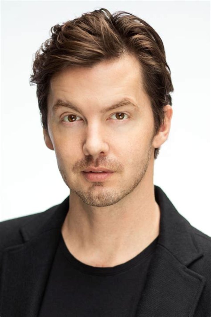 Erik Stocklin- Bio, Wiki, Age, Height, Weight, Net Worth, Relationship ·