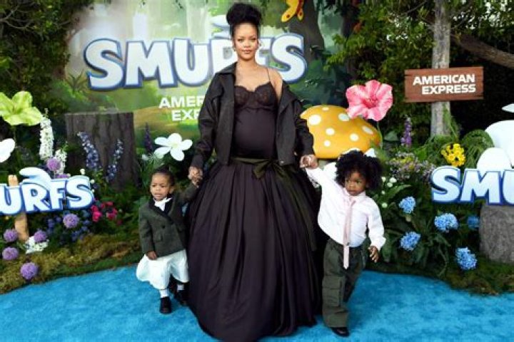 Exclusive: Rihanna Pregnant With Twins!