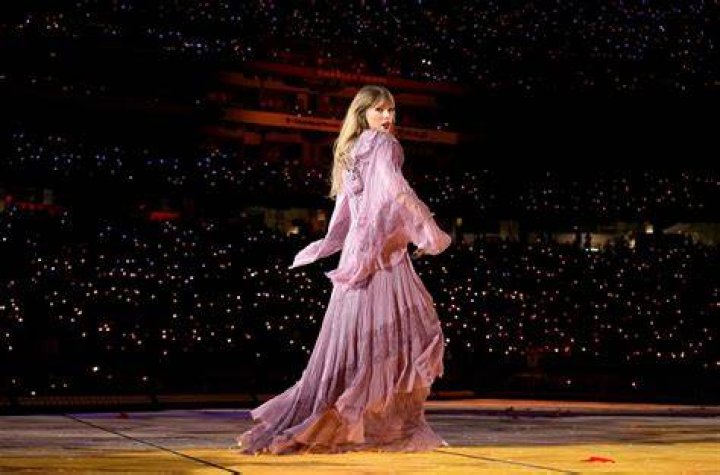 Explore Taylor Swift's Captivating Figure: Sizes And Measurements
