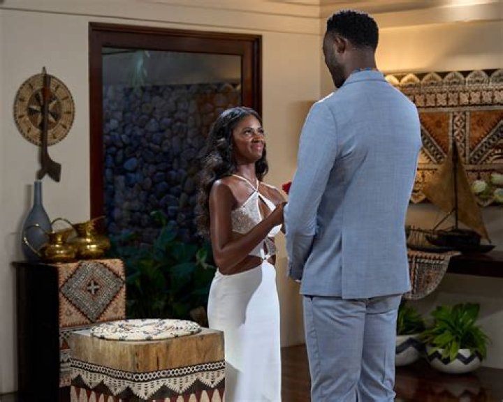 Find Out Dotun's Age From The Bachelorette!