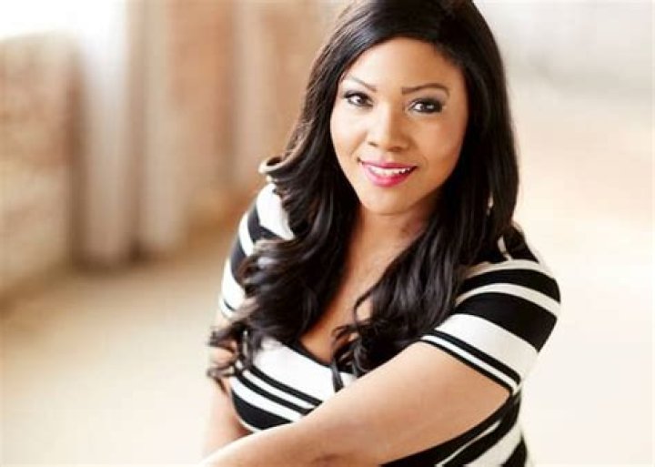 Five-time Emmy award winner, Hilary Golston earns around $75,000 as a salary