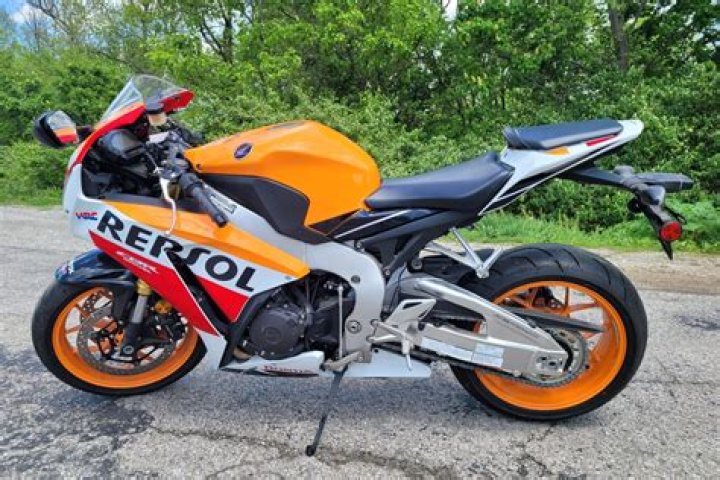 GA Wtt/fs 05 repsol cbr1000rr [Archive] - Zilvia.net Forums