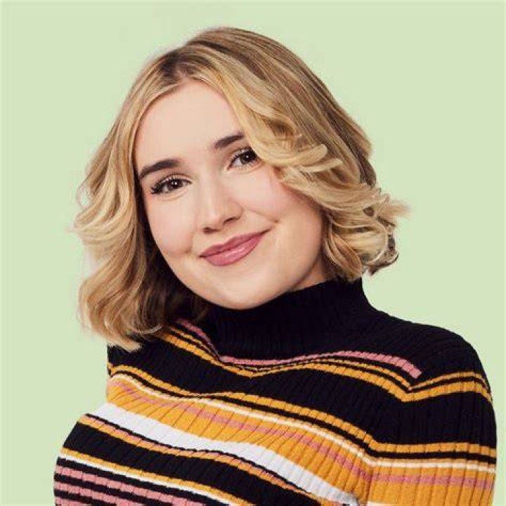 Get The Scoop On Mia Maples: Measuring Up Her Height