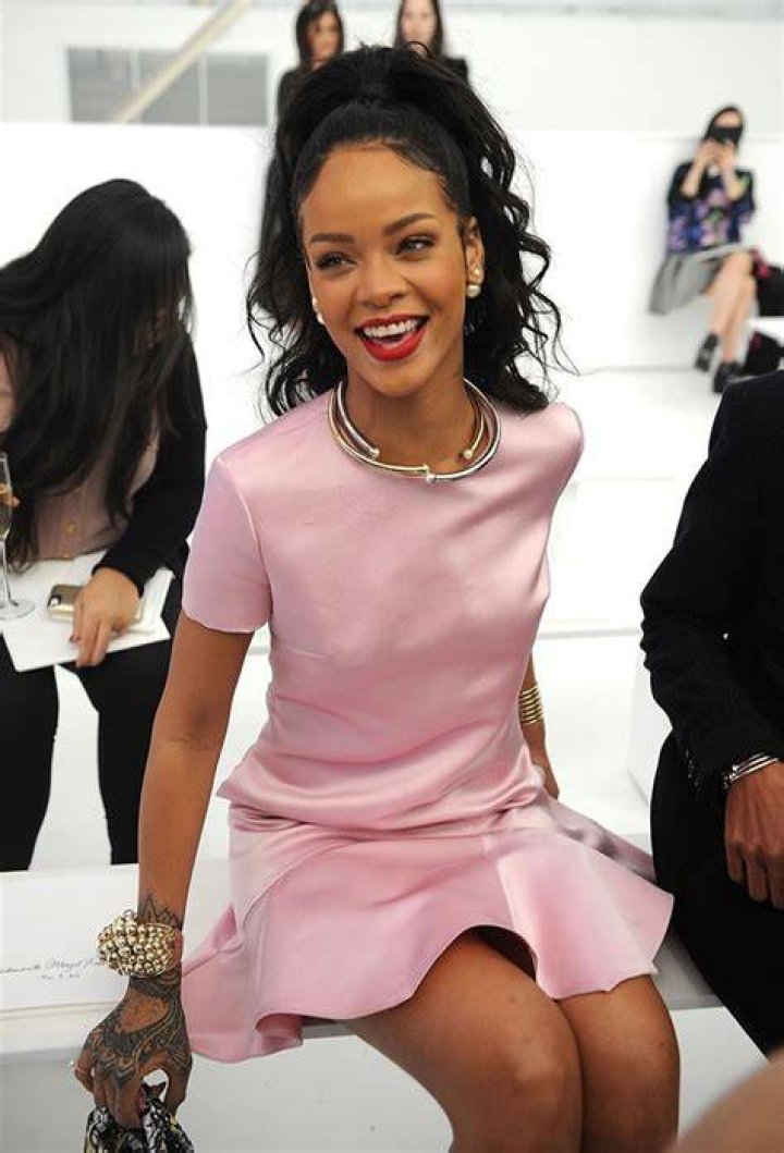 Grammys 2015: Rihanna Steals The Show