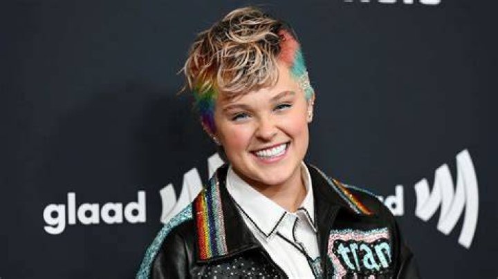 How Does JoJo Siwa Link To How.okd.is?