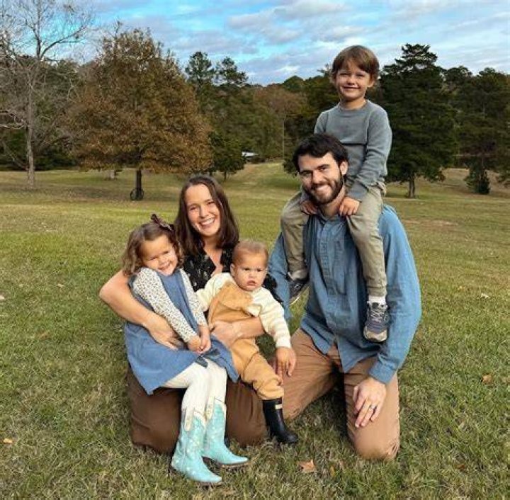 How Mary Kate Robertson Built Her Wealth: A Comprehensive Guide