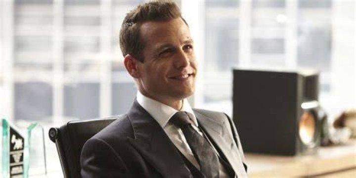 How Old Was Harvey Specter In Season 1 Of Suits?
