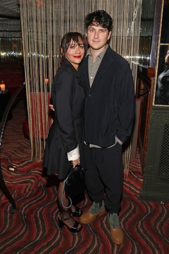 How Rashida Jones And Ezra Koenig's Paths Crossed
