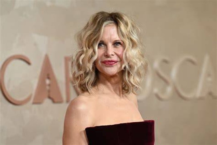 How Tall Is Meg Ryan: A Surprising Fact You Won't Believe