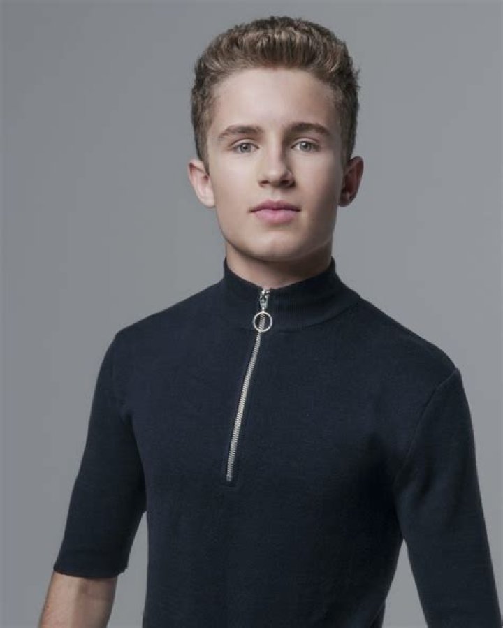 How Tall Is Sean Giambrone?