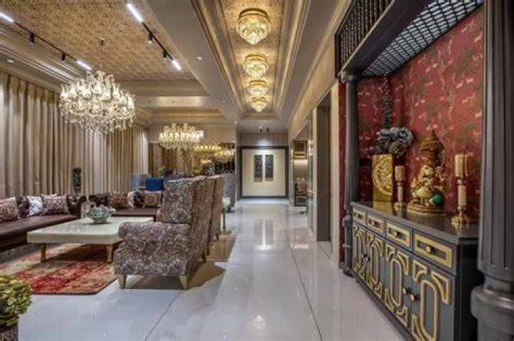 Inside Her Lavish Lifestyle And Famous Family Ties