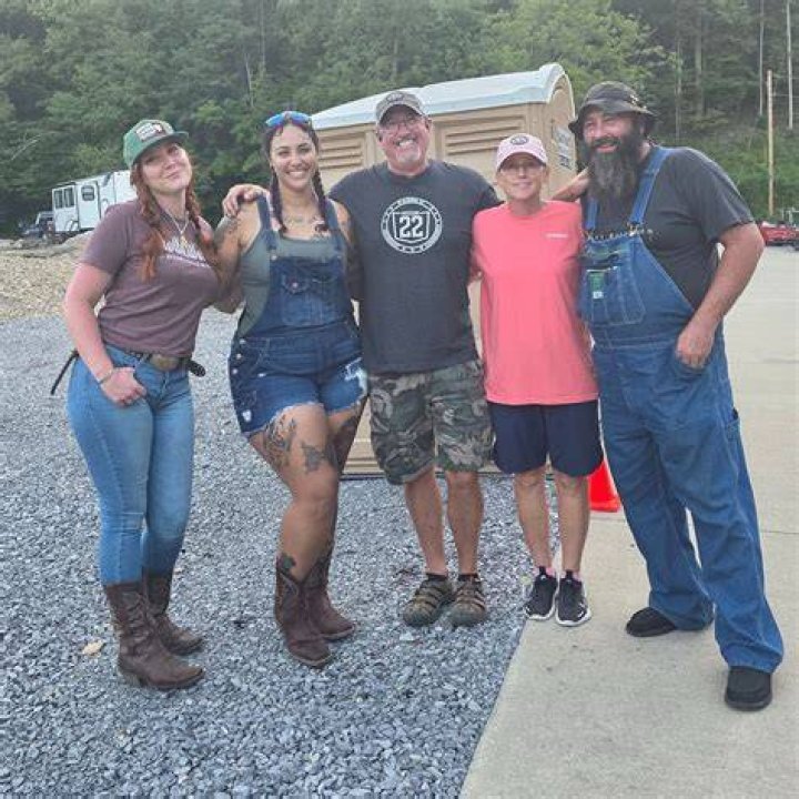 Is Amanda From "Moonshiners" Hitched? The Truth Revealed