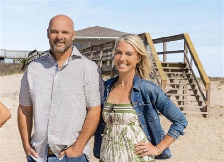 Is HGTV's "Vacation House Rules" Star Scott McGillivray Married?