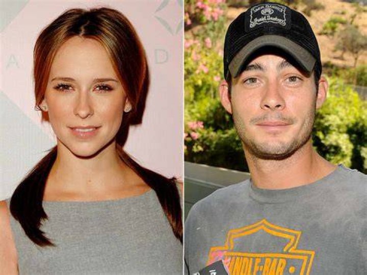 Is Jennifer Love Hewitt Married: Current Relationship Status And Husband Details