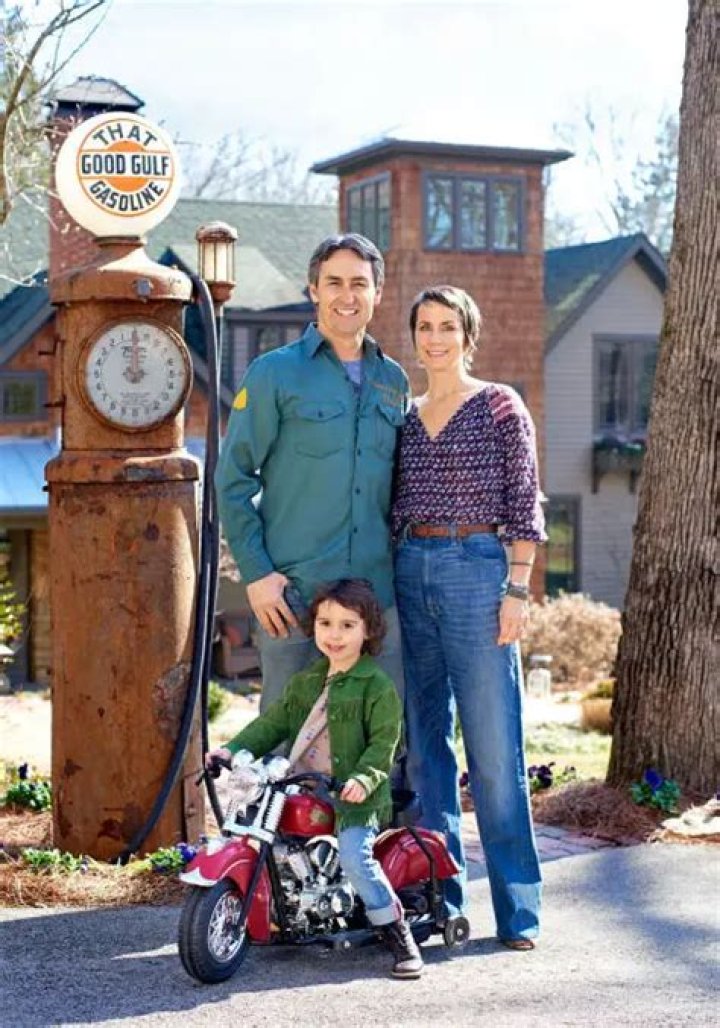 Is Mike Wolfe From American Pickers Married?