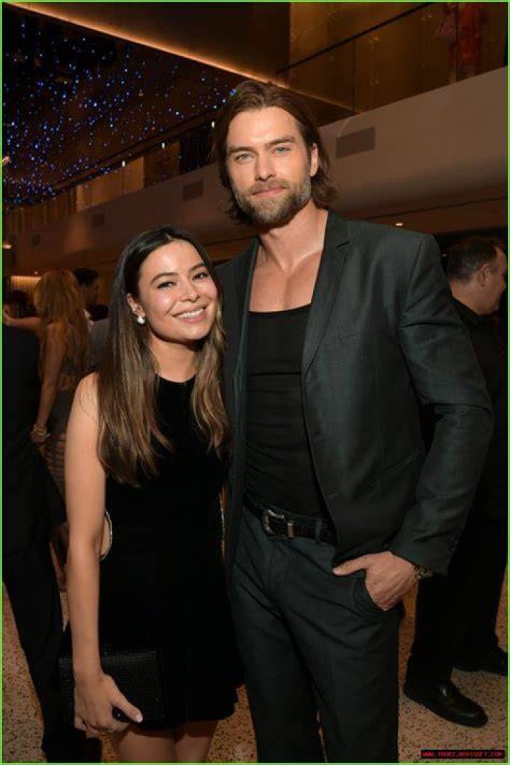Is Miranda Cosgrove Married? Uncover The Truth
