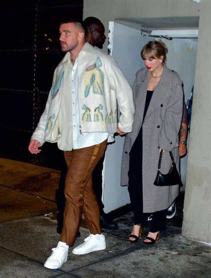 Is Taylor Swift Taller Than You'd Think?
