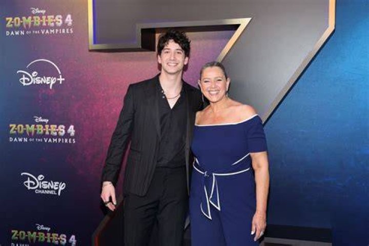 Jeffrey Brezovar And Camryn Manheim's Enduring Connection