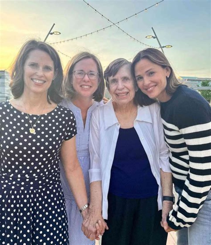 Jennifer Garner's Siblings: Unveiling The Unseen Support And Inspiration