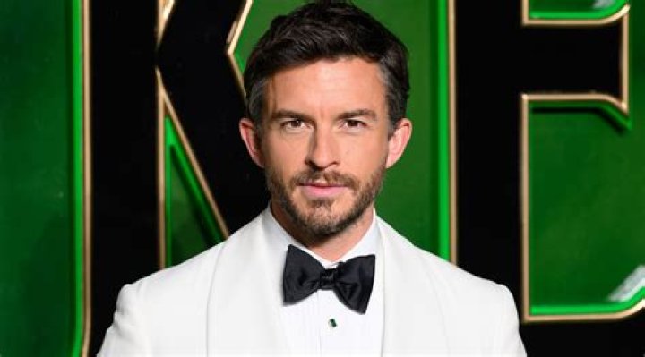 Jonathan Bailey's Famed Relationships: A Comprehensive Overview